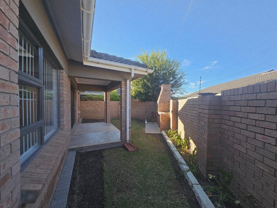 To Let 3 Bedroom Property for Rent in Ladybrand Free State